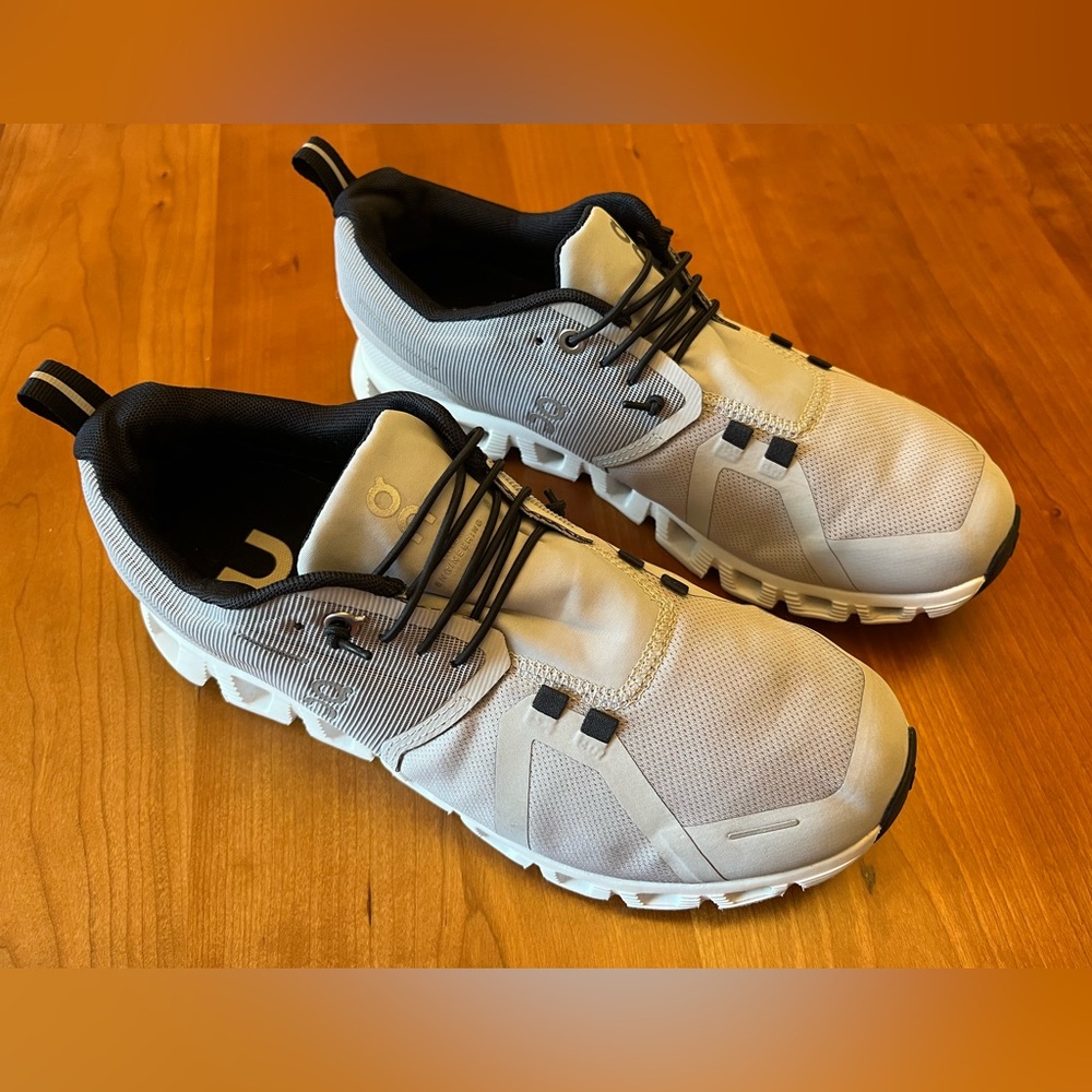 On Cloud Shoes, Ladies size 9, gray